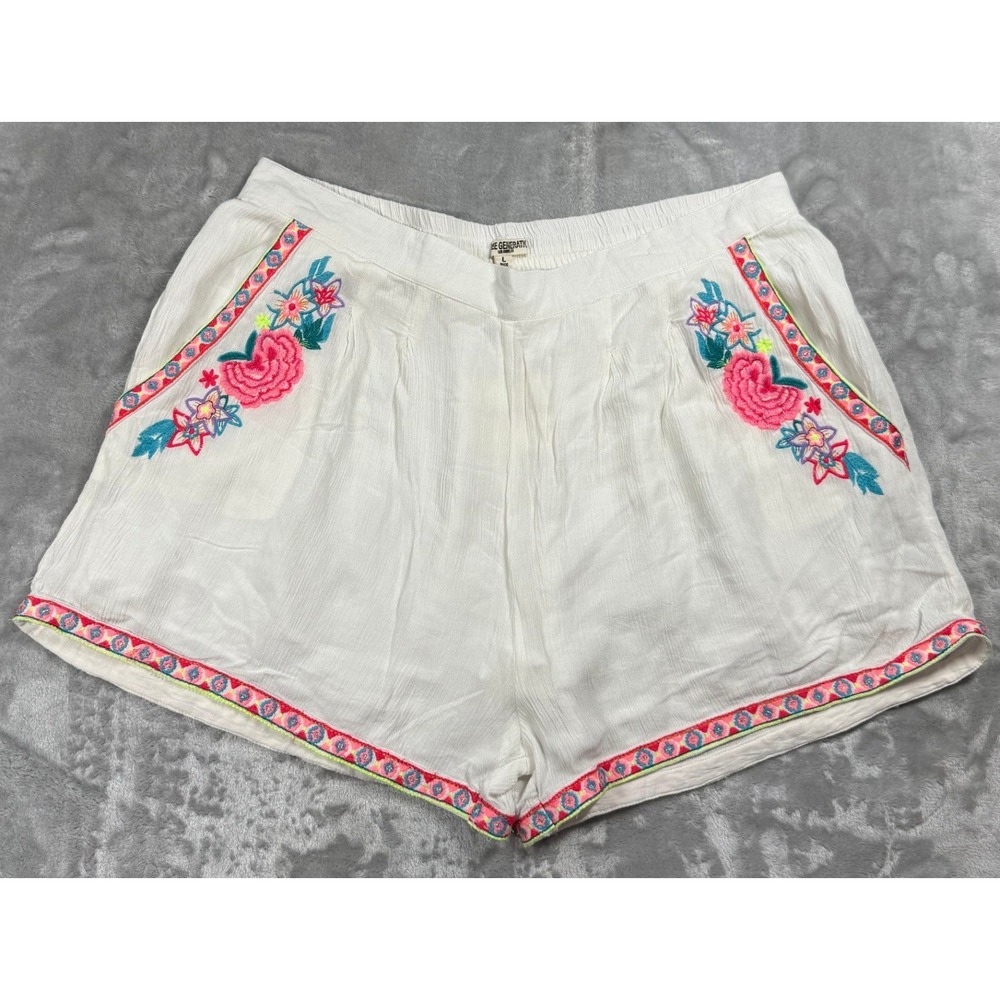 NWT Free Generation Los Angeles Large Embroidered Floral Short Cottagecore Boho
